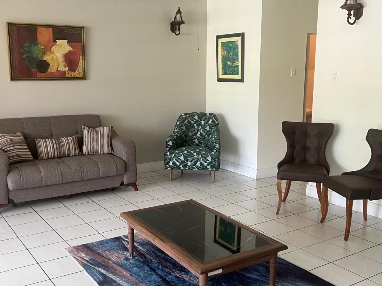 Maraval Townhouse - Haleland Park Sleeps 5 La Finette 外观 照片